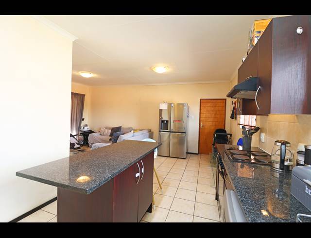 2 BEDROOM APARTMENT FOR SALE IN RANDPARK RIDGE